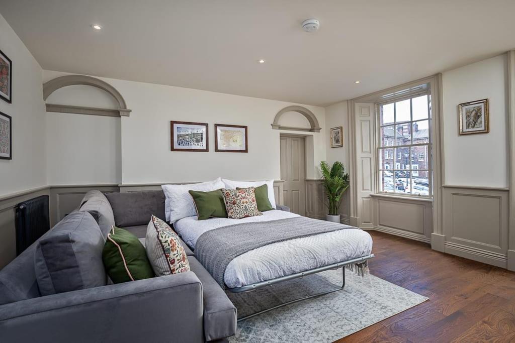 Paradise Square-Remodelled 18Th Century Apartment Sheffield Exterior photo
